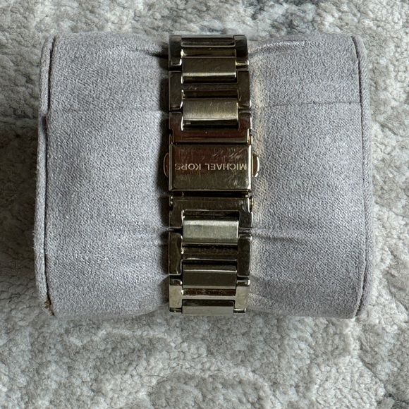 Michael Kors Women’s Gold Tone Hartman MK3490 Watch - Picture 5 of 9